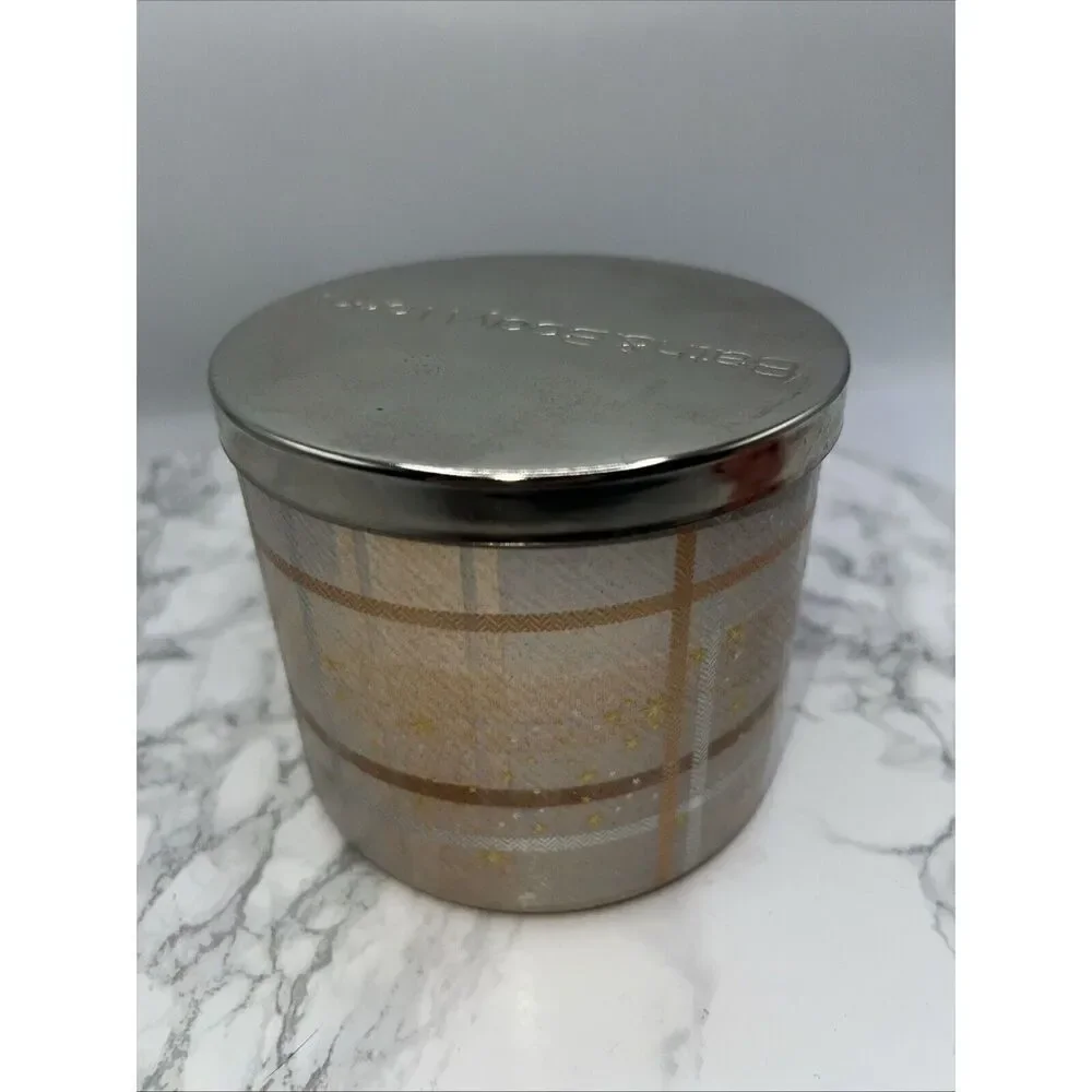 BATH & BODY WORKS THE WHITE BARN Cinnamon Sugared Pecans 3 Wick 45 Hour Candle - Picture 2 of 4